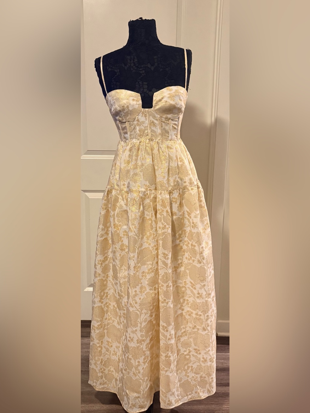 Maison Amory The Windsor Floral Brocade Maxi Dress In Gold/Cream Size Xs Nwt’s